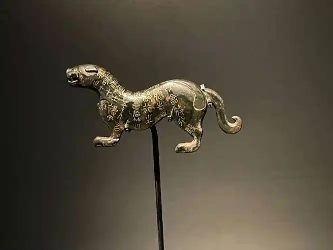 揭秘陕西历史博物馆秦汉馆亮眼文物_彩绘_怪兽_虎符