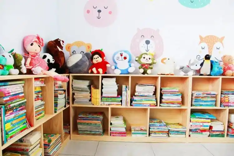 向阳成长爱心读书公益图书馆在康平县卓瑞幼儿园圆满落成