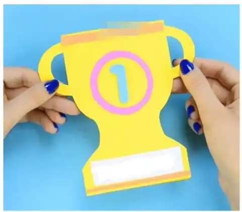 校园足球世界杯:儿童手工折纸奖杯教程,仪式感满满的