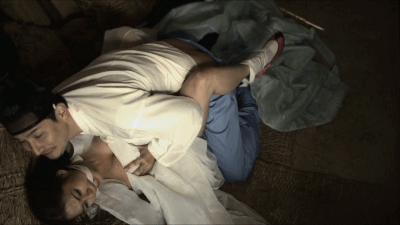 韩国19禁电影gif动态图解 两腿之间&恋爱的目的gif