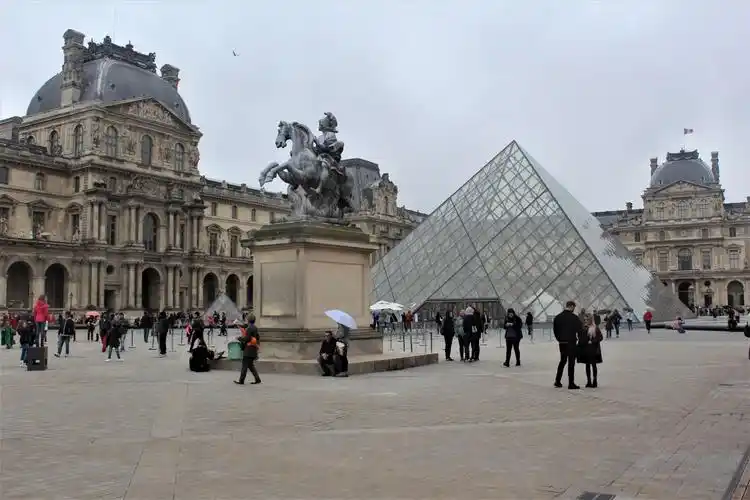 法国首都巴黎景观一瞥