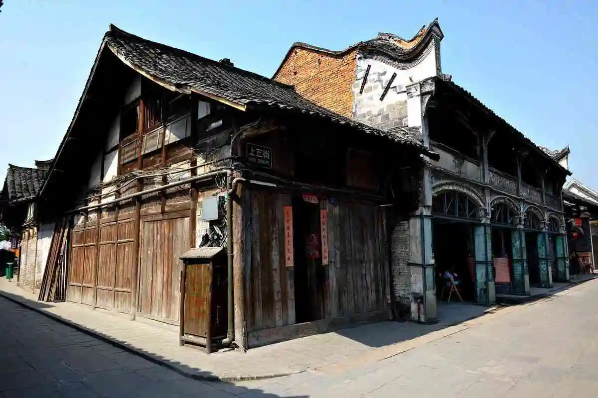 四川最后的川西坝子古镇,是保存最完整的川西民居,但人气却不足__凤凰