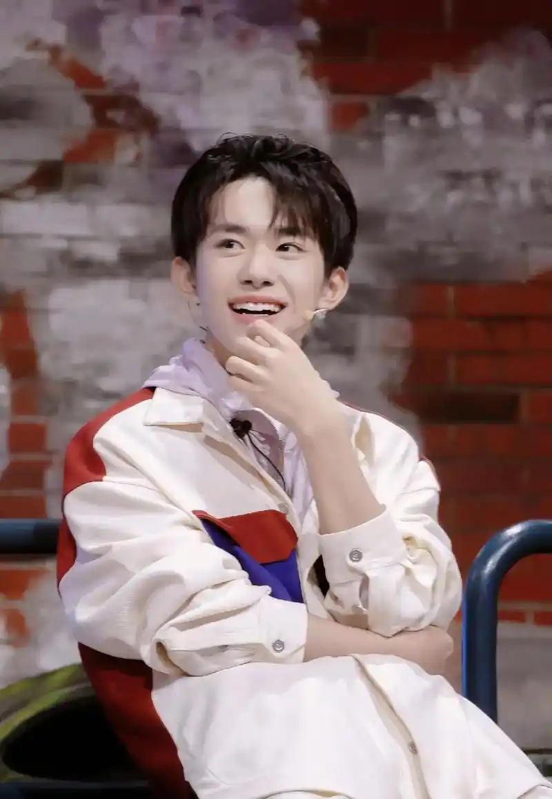 易烊千玺 #治愈系笑容 # - 抖音