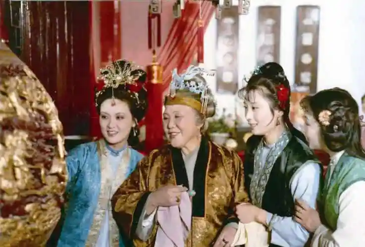 红楼梦为什么一开始就把结局告诉你红楼梦为什么要先写结局