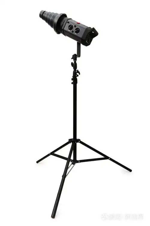 在白色上隔离的演播室闪光灯