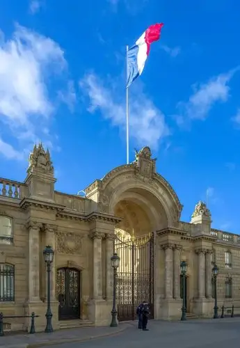 法国百年权利建筑爱丽舍宫现代设计下年轻时尚的总统办公室