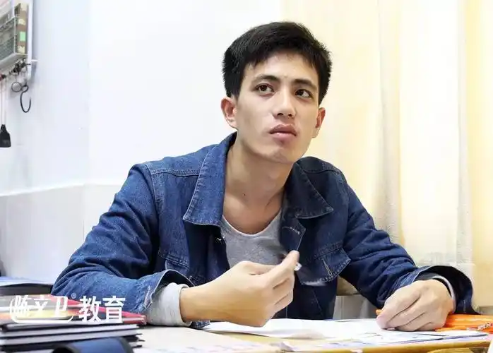 你的同桌有这么好看么?