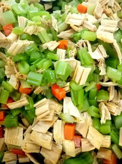 芹菜拌腐竹