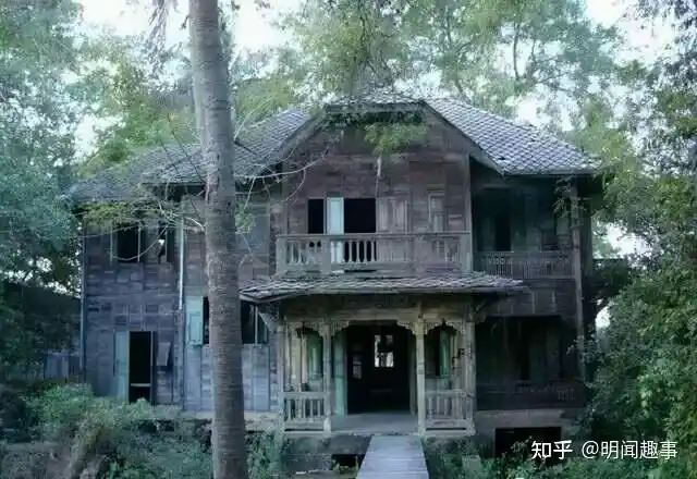 泰国大城府拍海县的鬼屋green house,这里荒废很久,无人居住,而房屋内