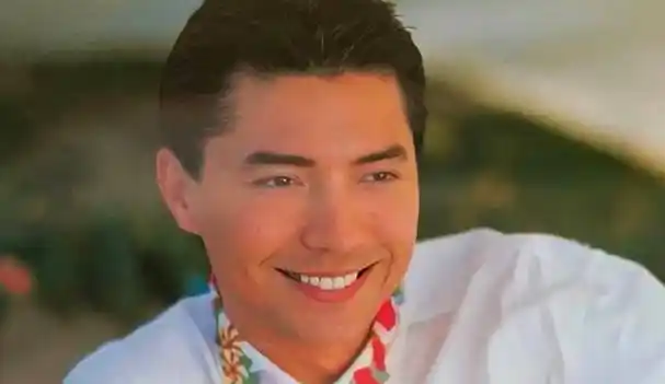 亚洲第一美男尊龙,林青霞为看他一夜不睡,73岁无妻无子与狗相伴