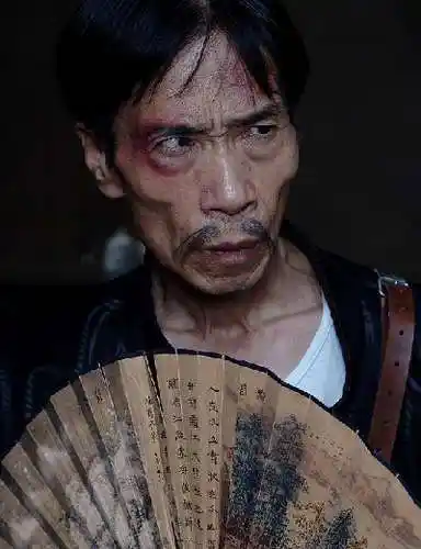 2杜旭东——看那小眼神,在日本人面前低头哈腰,在同胞面前