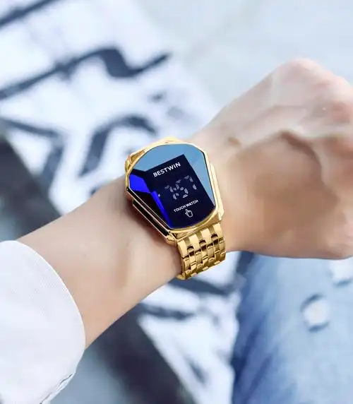 2022新款时尚男士电子手表男防水夜光潮流高档帅气黑科技学生腕表