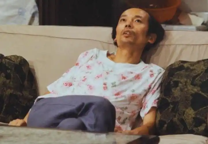 1葛优躺这种欠文雅,不文明的身体姿势,却奇迹般地走