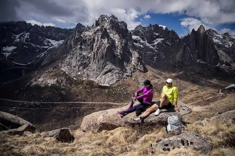 「逐山日志」,向山而行,始祖鸟演绎高山哲学_大山_fast_hiking