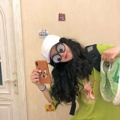 搞怪女头奇葩头像,高清新潮戴眼镜的qq女图像卖萌搞怪_女生头像_美头