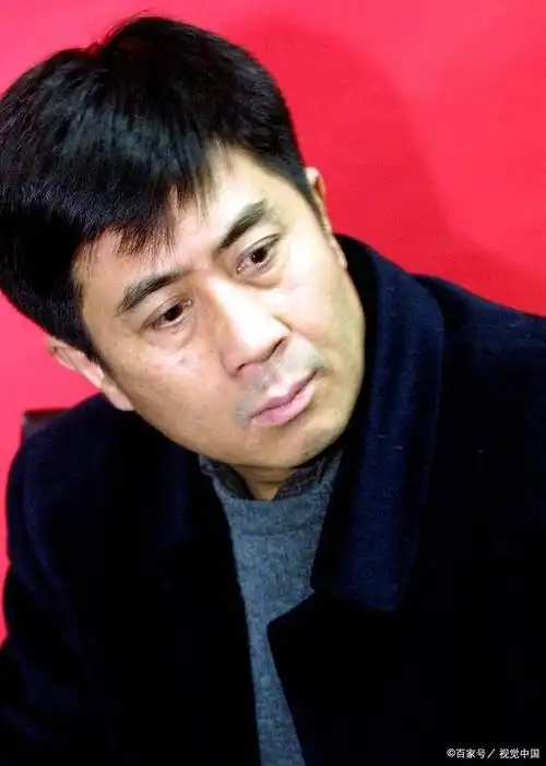 郭凯敏与相伴6年的张芝华离婚后,转身娶尤勇前妻,他追求什么?