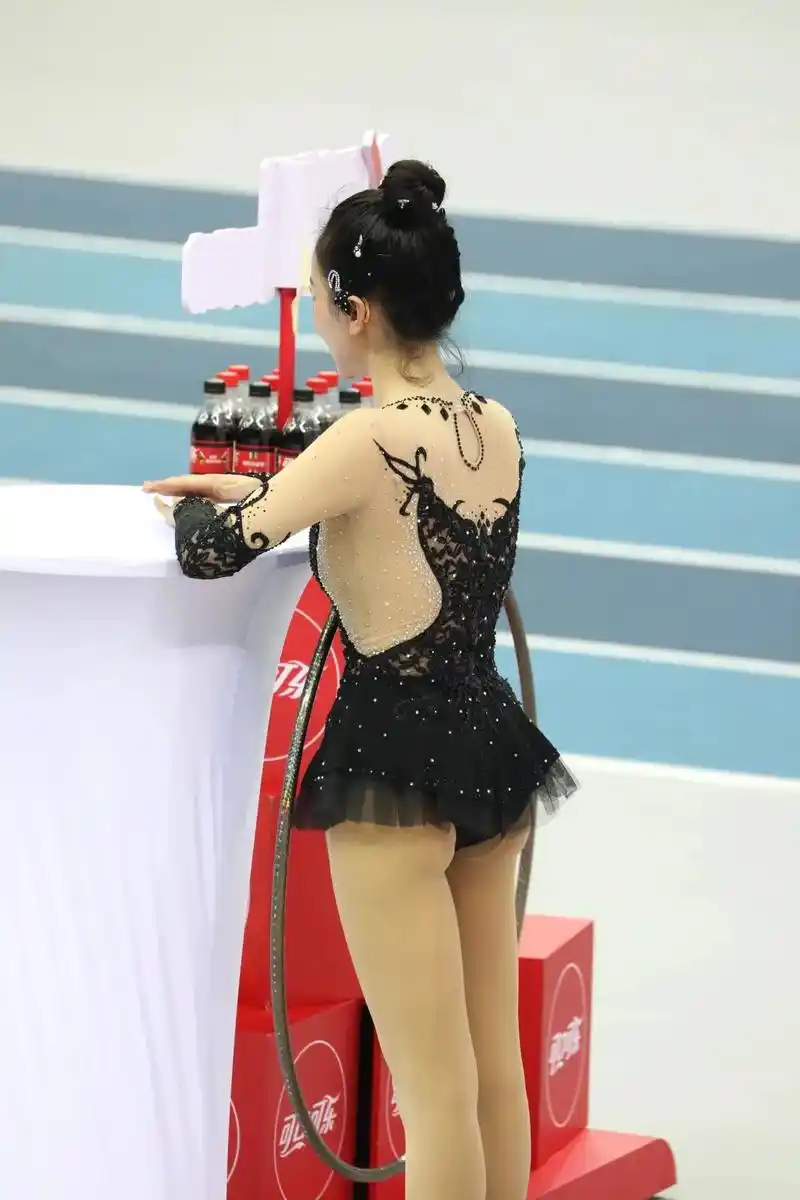 陈小纭黑色蕾丝体操服秀凹凸身材,完美暴露s曲线! #陈小纭 - 抖音