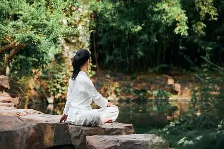 健身服服禅意瑜伽女性背影背景