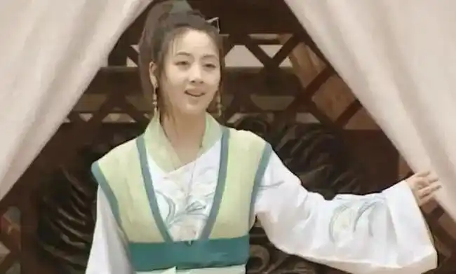 自从李玉湖嫁进齐家以后,柯世昭对齐天磊的算计屡屡吃瘪,就连派出杀手