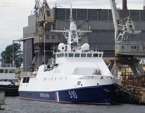 俄的罗斯最新巡逻舰因引擎故障趴窝,中国柴油机或被更换!