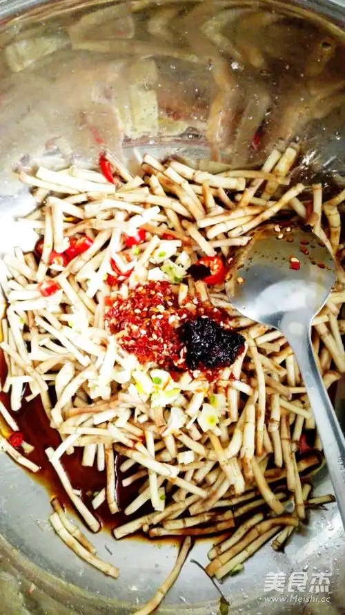 凉拌折耳根鱼腥草