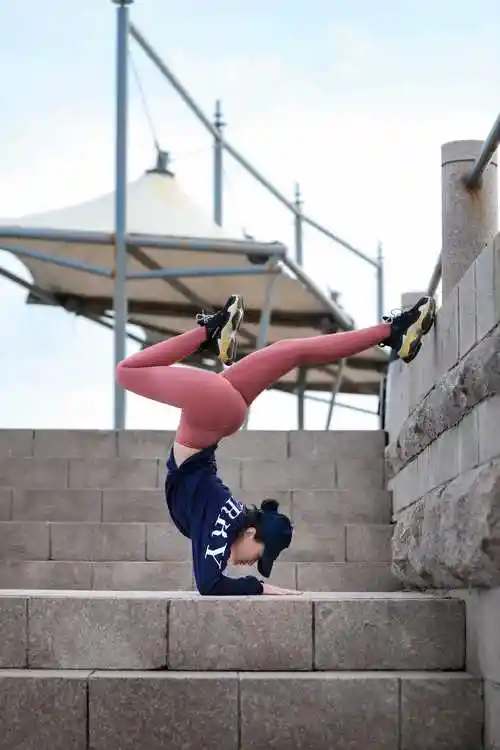 伽人们2021瑜伽写真开启,99元抢订原价699元瑜伽写真体验套餐一份