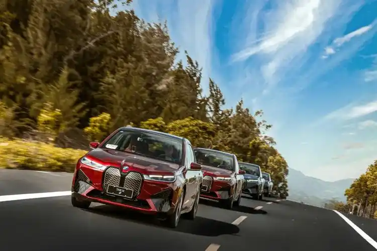 试驾宝马ix卖80多万是有原因的