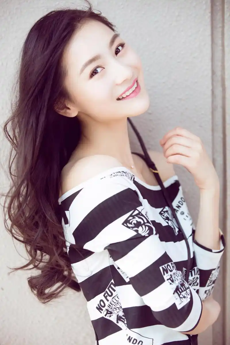 张维娜清新靓丽时尚街拍高清图片56