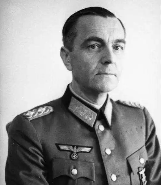 希特勒把最精锐的部队交给保卢斯,他却转眼就投降了苏联