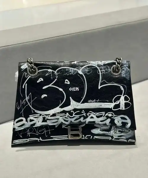 巴黎世家 2022秋冬新款黑色涂鸦搭扣链条单肩沙漏包