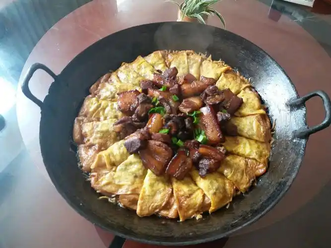 绩溪的特色菜之一~一品锅