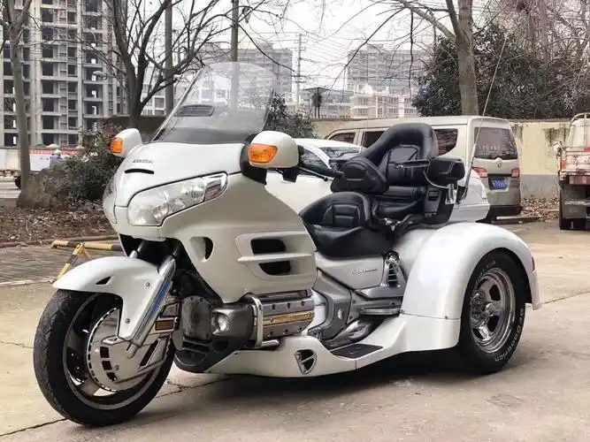 进口本田金翼正三轮1800长途摩托车