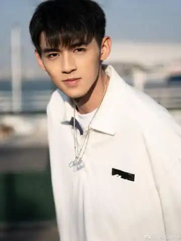 转发  评论 3 c  关注 小春花花花  1月26日 20:02 来自 吴一斤超话