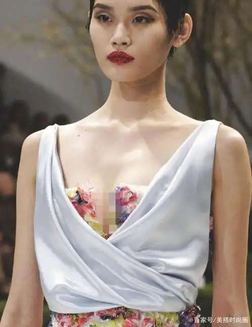 奚梦瑶早期走秀旧照颜值反差大,气场开挂有豪门阔太风范