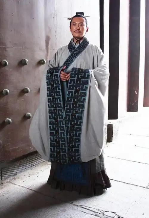 原来先秦男子都是这样穿衣的