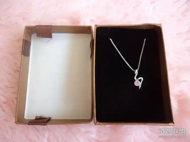 瑞钻项链钻闪佳人耀世宠爱