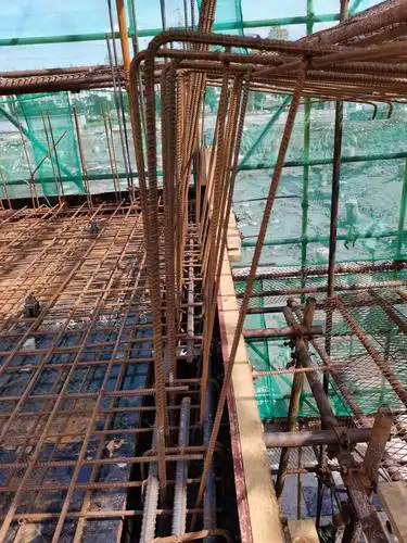 飘窗配筋乱配,直径,构造形式和图纸均有较大出入