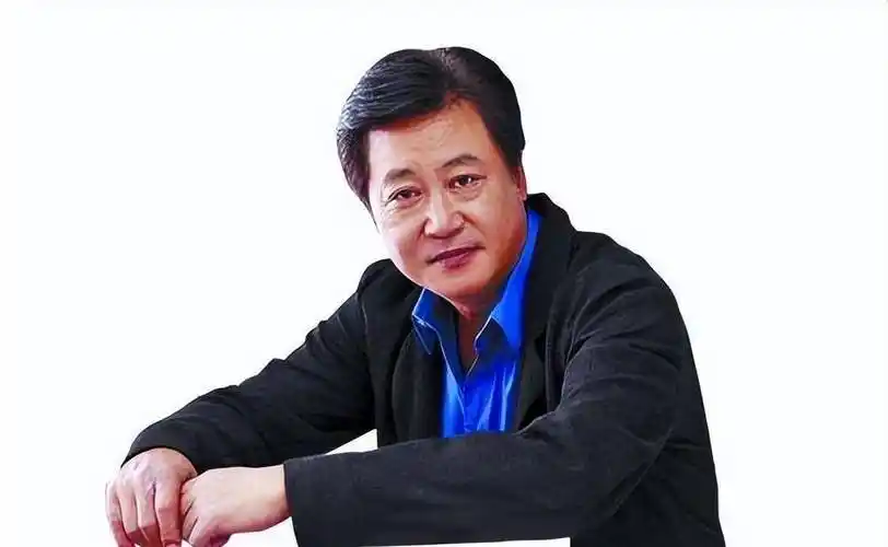 原创导演赵宝刚闪婚娶初恋丁芯47岁有喜结婚36年宠妻如宝