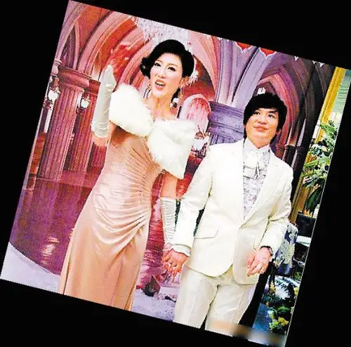 叶世荣与新婚妻子