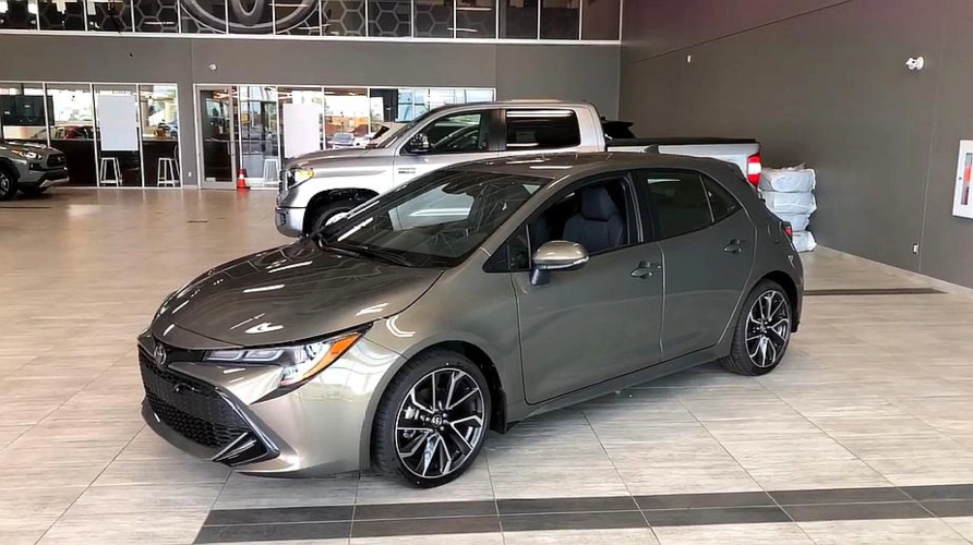 丰田卡罗拉两厢版到店看到实车那刻果断放弃大众