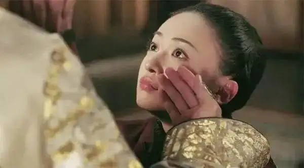 《延禧攻略》皇上粗暴宠幸璎珞,并且逼尔晴选一个死法