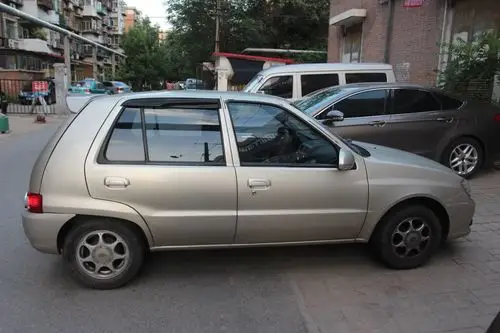 一汽-夏利 2012款 n3 1.0l 两厢标准型