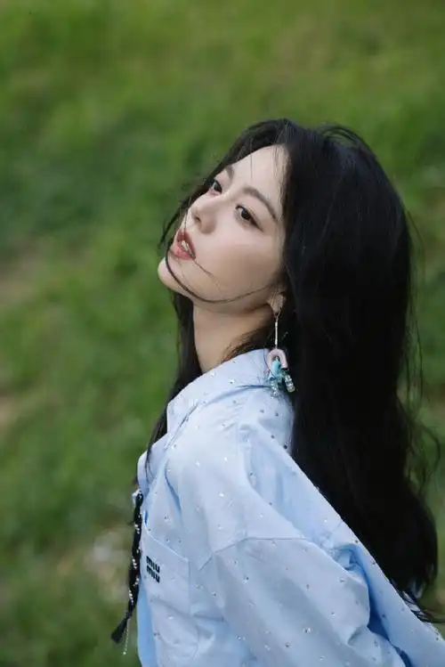 赵今麦百褶裙穿搭