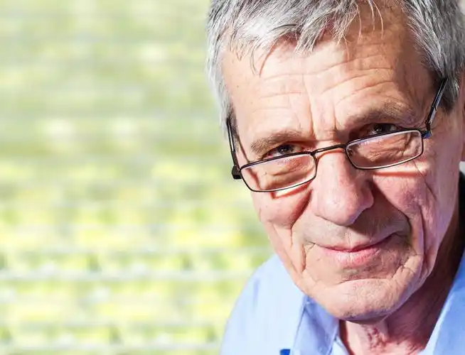 人,戴眼镜的老年人图片素材,戴眼镜的老年人图片下载,戴眼镜的老人