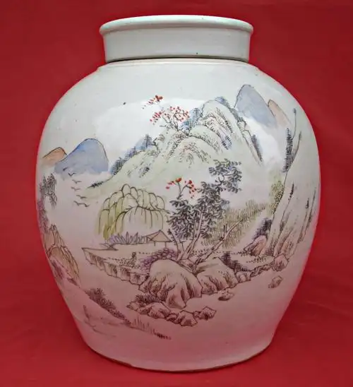 余焕文浅绛彩罐一对