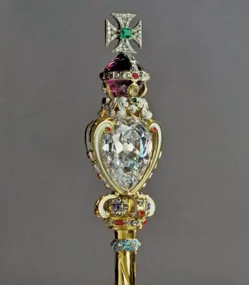 被嵌在英王的权杖上的"库里南Ⅰ"号钻石