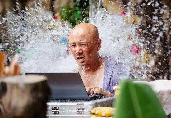 然而,很快,凉水就一盆接一盆的浇到我脸上!