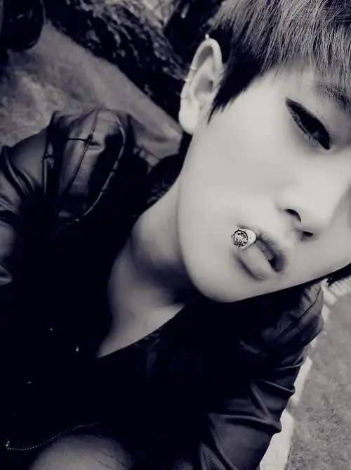 非主流大图素材图片_一个人的潇洒