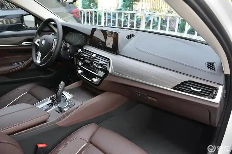 【宝马5系2019款540li 行政版内饰全景副驾驶员方向汽车图片-汽车图片