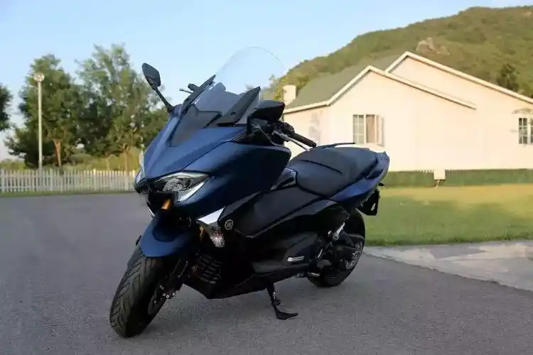 雅马哈在运动踏板摩托车领域有tmax,在高保真音响领域有这个!